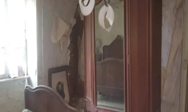 Maison Kirsh: Een Vergeten Plek van Grootheid en Verval