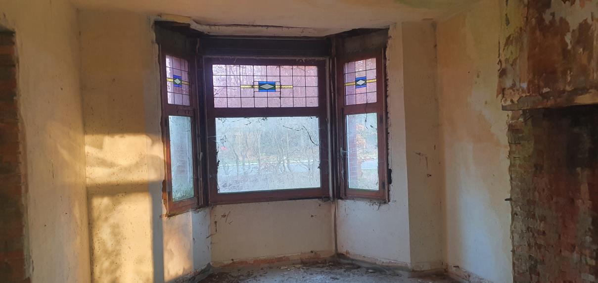 Een Vergeten Landhuis in Verval