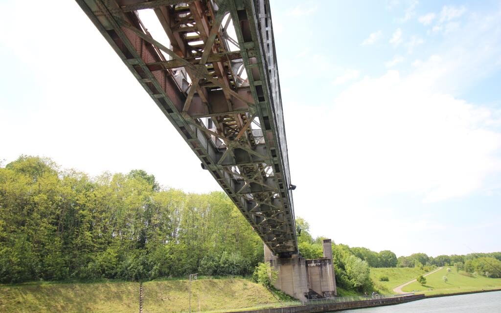 De Spoorbrug van Gellik: Roest, Ritme en Redden van de Sloop