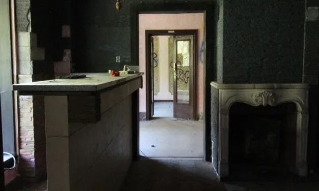 Hotel Oranjehof: Het Verlaten Hotel van Verval en Mysterie