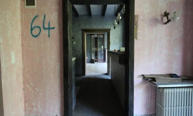 Hotel Oranjehof: Het Verlaten Hotel van Verval en Mysterie