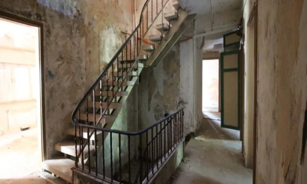 Hotel Oranjehof: Het Verlaten Hotel van Verval en Mysterie