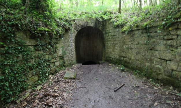 Een Verlaten Fort in de Schaduw van de Tijd