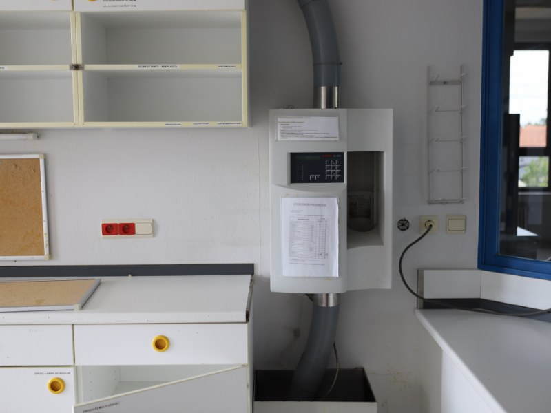 Verlaten Zorg: Een Ziekenhuis dat Niet Helemaal Sliep