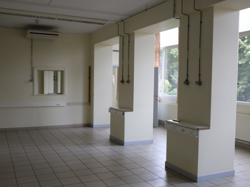 Verlaten Zorg: Een Ziekenhuis dat Niet Helemaal Sliep