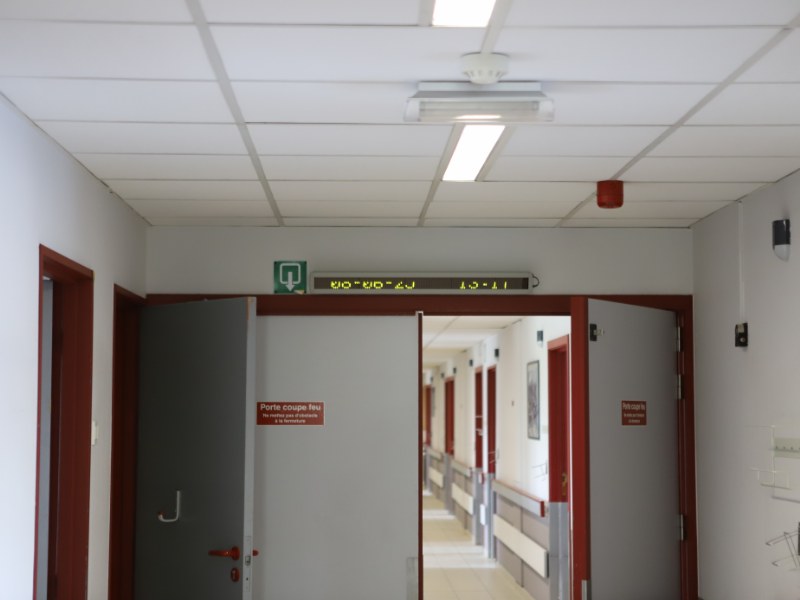 Verlaten Zorg: Een Ziekenhuis dat Niet Helemaal Sliep