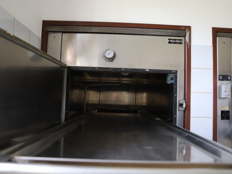 Verlaten Zorg: Een Ziekenhuis dat Niet Helemaal Sliep