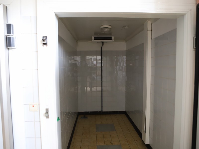 Verlaten Zorg: Een Ziekenhuis dat Niet Helemaal Sliep