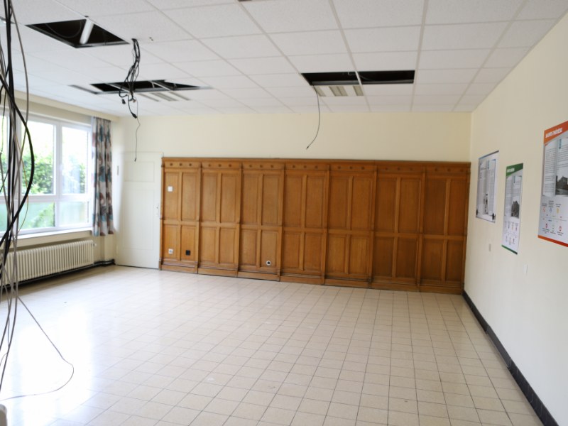 Verlaten Zorg: Een Ziekenhuis dat Niet Helemaal Sliep