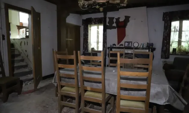 De Slapende Kroon van Mergel en Schaduw