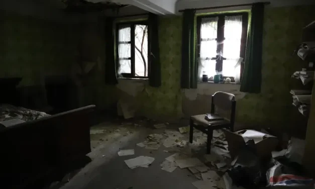 De Slapende Kroon van Mergel en Schaduw