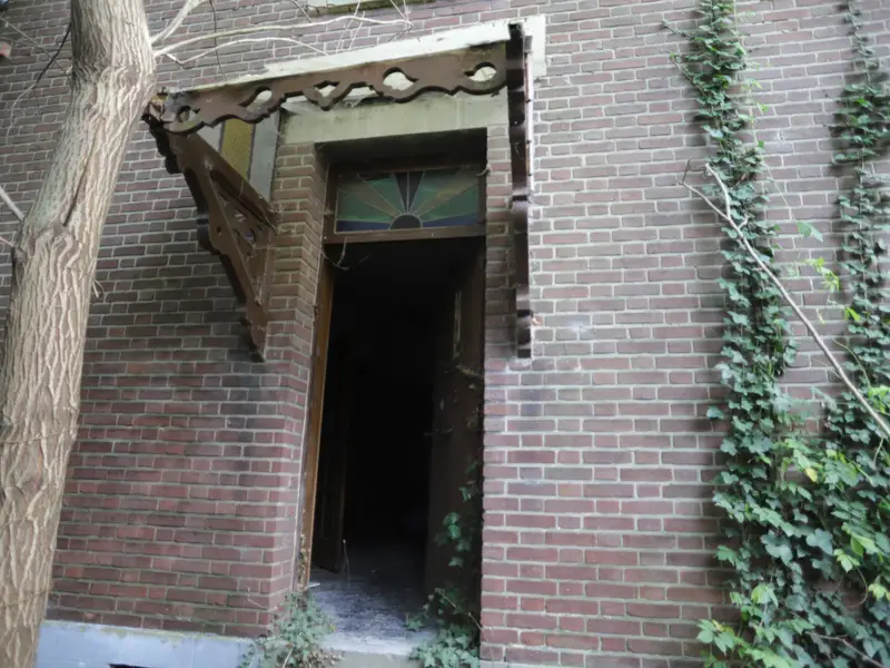 De Slapende Kroon van Mergel en Schaduw